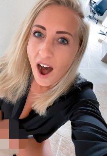 Totally risky masturbated to orgasm at work