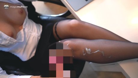 Sekretärin gibt dir einen heißen Handjob im Büro 2