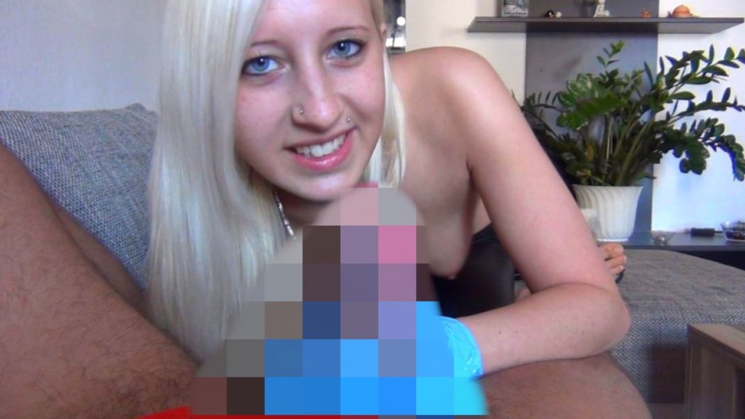 Spezialbehandlung in Latexhandschuhen! 2