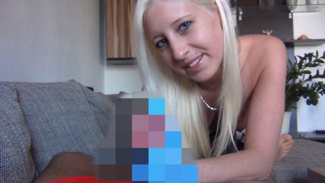 Spezialbehandlung in Latexhandschuhen! 3