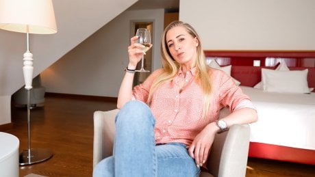 Hotel sex affair! Brother-in-law got me 2 orgasms and squirted in 2