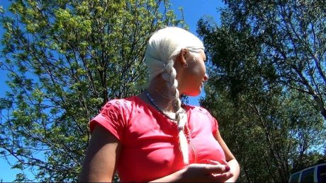 Schwanzgeiles Teen! Riskanter Outdoor-Blowjob! 7