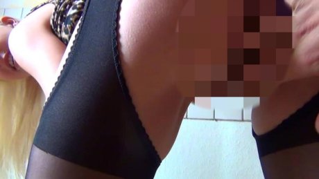 Praktikantin schamlos vollgespritzt! 6