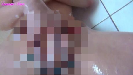 Feuchter Duschspaß mit dem Kameramann! 7