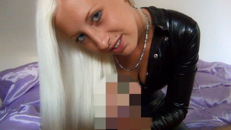 MegaSpritzer! Wetlook-Anzug lässt deinen Schwanz explodieren! 6