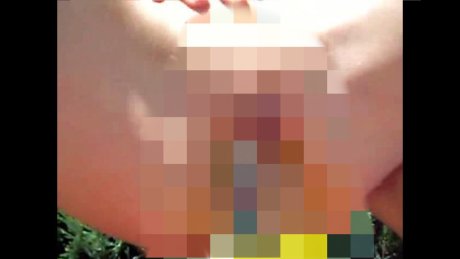 Versaute Spielchen am Pool mit der Trinkflasche :-p 8