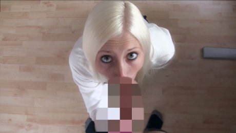 Schamlos ausgenutzt! Spießer spritzt rein!