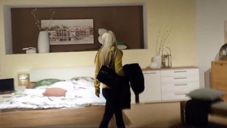 Rabattfick! Verkäufer vom Möbelhaus darf ran!