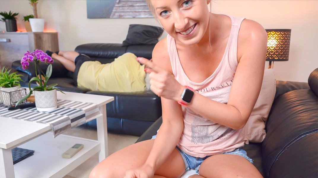 Haha geil! Mein Schwager pennt und ich mach’s mir neben ihm 2