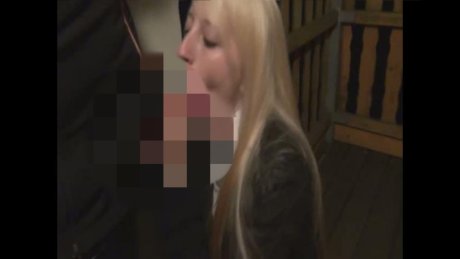 Beste Freundin hintergangen - Blowjob auf Balkonien 5