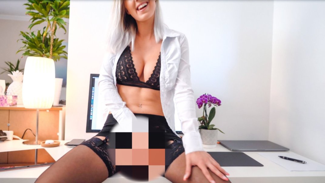 Forbidden affair with the boss's wife! 2