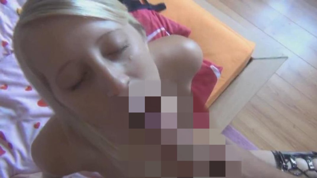 Schwanzgeil im Teeny-Zimmer! 7