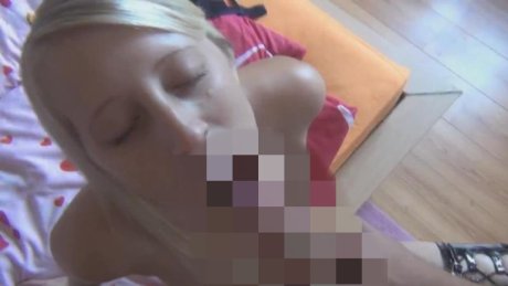 Schwanzgeil im Teeny-Zimmer! 7