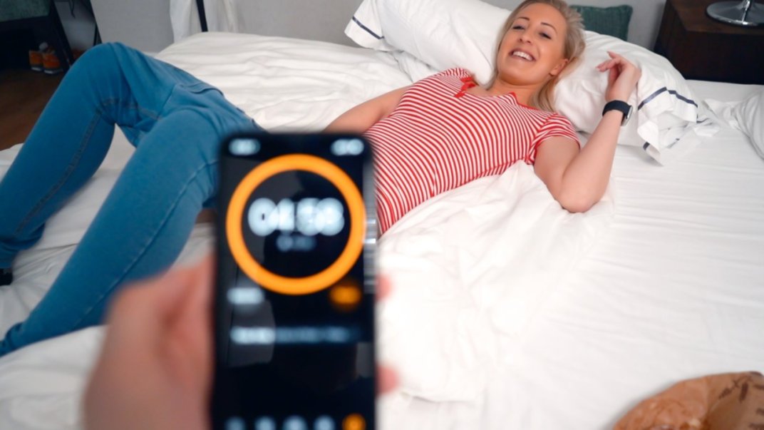 Orgasmus-Wette mit meinem Kumpel! 3 Orgasmen in nur 5 Minuten? 4